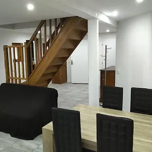 maison-mitoyenne-en-duplex-vue-sur-le-mont-blanc.hotels-rhonealpes.com/